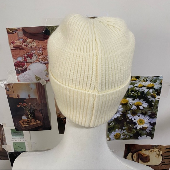 ALO Yoga Cream Ribbed Beanie - Picture 3 of 5